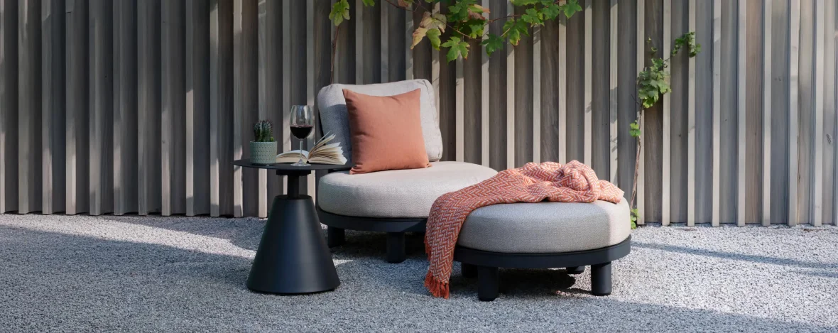 lounge-bg lounge-bg